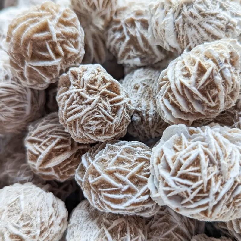 หินกุหลาบทะเลทรายสีน้ำตาล