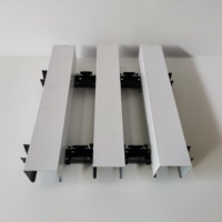 Tira moderna falso techo materiales de construcción en forma de U deflector de aluminio techo suspendido para decoración de oficina