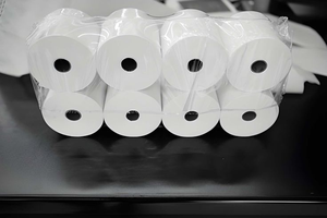 Papel Térmico Ecológico en Rollo Jumbo de 48 g/m², Papel para Recibos de Caja Registradora, Impresión de Alto Contraste para Sistemas POS de Minoristas - Product Image 4