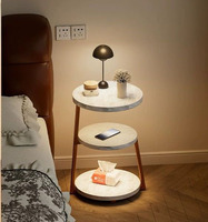 Table d'appoint minimaliste à 3 niveaux avec plateau en bois et pieds en métal noir