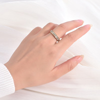 Bague en diamant à deux rangées de 4MM en acier inoxydable plaqué or 18 carats Bagues de fiançailles de mariage pour femmes et hommes
