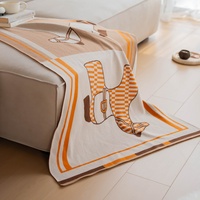 Nouvelle Couverture Tricotée Jacquard Géométrique Cheval du Nouvel An 100% Acrylique Luxe Léger Douce et Agréable pour la Peau Toutes Saisons Climatisation