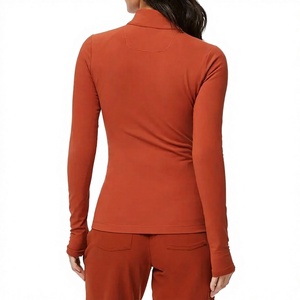 Ensembles d'uniformes médicaux sur mesure pour hôpitaux, médecins et infirmières – Qualité supérieure, doux, respirant, coupe ajustée - Product Image 2
