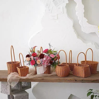 Keranjang Bunga Kecil Anyaman Horizontal Warna Beige untuk Merangkai Bunga, Hadiah Ideal untuk Wanita di Hari Valentine atau Hari Ibu