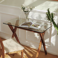 Plateau en verre trempé et cadre entrecroisé en bois bureau à installation rapide table d'ordinateur de bureau à domicile
