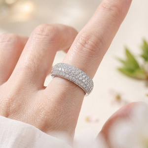 Anillo de Boda de Lujo con Diamantes Cultivados en Laboratorio, Engaste Micronizado, Oro Sólido de 10K - Product Image 5