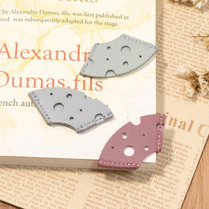 Mini signet en forme de fromage pour les amoureux des livres Diviseur de page double face - Product Image 1