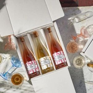 Boîtes d'expédition <span class=keywords><strong>de</strong></span> cadeau <span class=keywords><strong>de</strong></span> <span class=keywords><strong>vin</strong></span> <span class=keywords><strong>de</strong></span> luxe personnalisées <span class=keywords><strong>emballage</strong></span> en <span class=keywords><strong>carton</strong></span> ondulé <span class=keywords><strong>pour</strong></span> 1 <span class=keywords><strong>3</strong></span> <span class=keywords><strong>bouteilles</strong></span> options <span class=keywords><strong>de</strong></span> stratification brillante mate bougie - Product Image 4