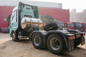 Tractor de Alto Rendimiento FAW Jiefang J6V 530HP 6x4 de 10 Ruedas y 12 Velocidades - Remolque Beneficiado con Renovación Profesional - Product Image 3