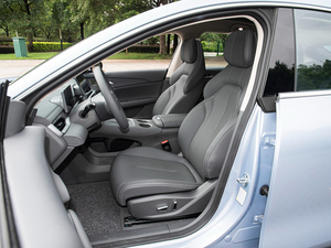 A buon mercato RWD resistenza chilometraggio 555km 5 posti 5 porte dimensione 4935x1915x1495mm 218hp puro elettrico Lhd Ev Suv auto in cina - Product Image 3