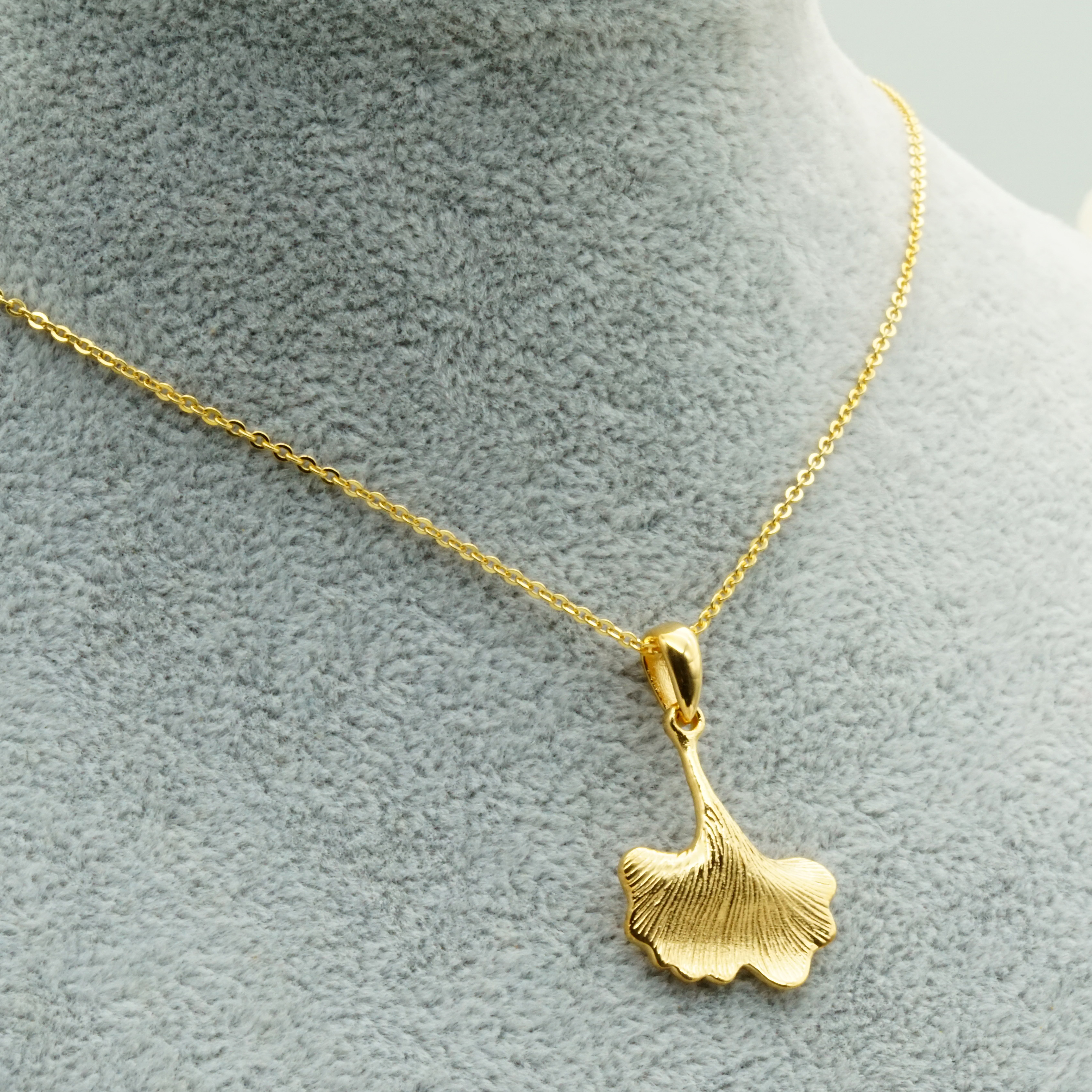 pendant hallow circle 18k