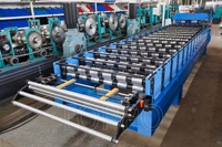 Machine de formage de rouleaux de tuiles vernissées personnalisées en usine, machine de fabrication de toitures en acier coloré