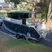 Bateau de pêche en aluminium Profisher de 7,5 m/25 pieds avec cabine entièrement fermée et inclinée vers l'avant, certifié CE