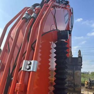 Excavadora de cadenas Doosan 225 de alta calidad en venta, DX225 usada de 25 toneladas DX225LC-7 con pocas horas de trabajo. - Product Image 4