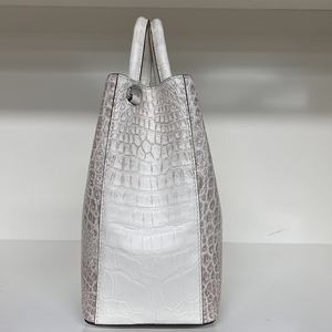 Luxurious Genuine Leather Women's <b>Bag</b> – High Quality <b>White</b> Crocodile Leather Top-Handle Handbag - Product Image 3