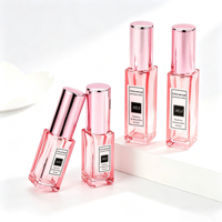 Flacon pulvérisateur de parfum carré en verre rose 4ml/5ml/10ml, avec logo personnalisé, sérigraphie, bouchon à vis, rechargeable, atomiseur de voyage portable