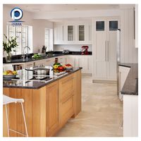 PRIMA Factory fabrique des armoires de cuisine en bois massif de luxe sur mesure de haute qualité pour villa