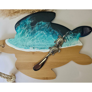 Tabla de charcutería de tortugas marinas de arte oceánico de resina, tabla de queso de bambú de tortuga marina elevada con arte de resina de ola oceánica - Product Image 6