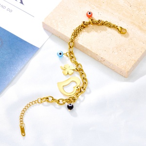 สร้อยข้อมือแฟชั่นลดราคาสุดฮอต ลายปาล์มอาย คิวบา ชุบทอง 18k สแตนเลสสตีล ไม่ลอก ไม่ก่อให้เกิดอาการแพ้ - Product Image 5