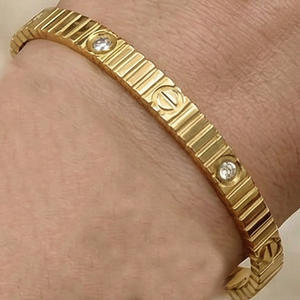 Nouveau bracelet pour femme en acier inoxydable plaqué or 18 carats, motif trèfle à cinq feuilles, bijou exquis et bracelet de couple - Product Image 2