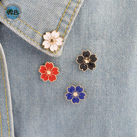 Épingles à revers magnétiques en métal sur mesure pour fabricants OEM, revêtement époxy en vrac, drapeaux américain et koweïtien, argent/or/noir