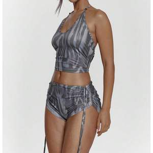 ชุดออกกำลังกายลายม้าลายสำหรับผู้หญิง รุ่นคัสตอม 2026 เสื้อกล้ามแบบผูกคอ กางเกงขาสั้น แห้งเร็ว ผูกเชือก ชุดออกกำลังกาย ผ้าเมมโมรี่ - Product Image 3