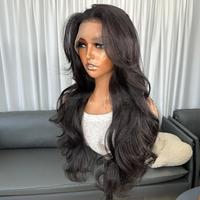 Wig sintetis lace front rambut panjang natural wavy Latisha Wholesale, sudah di-pre-pluck, tahan panas, untuk wanita.