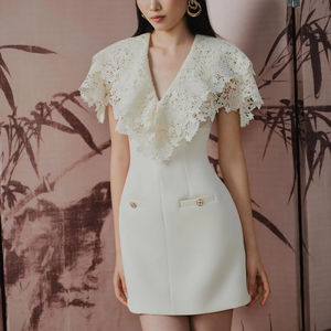 Robe WHITE LOTUS _ robe courte coupe trapèze, flatteuse avec des coupes épurées, marque locale Vietnam, haute qualité - Product Image 1