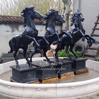 Jardin extérieur personnalisé grande fontaine en pierre sculptée coulée sculpture de cheval en laiton statues d'animaux en bronze noir grandeur nature à vendre