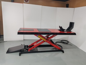 Runche Customized Hydraulic Motorcycle Repair <strong>Workshop</strong> Scissor Jack Lift <strong>R</strong>-M5 Model 1000kg Capacity 1200mm Lifting Height - Product Image 2