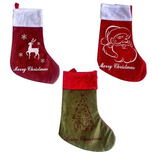 Ensemble de chaussettes de Noël en polyester écologique et doux, sacs cadeaux vintage de Noël, motifs Père Noël/Renne/Arbre, pour enfants et famille, pour les fêtes - Product Image 1