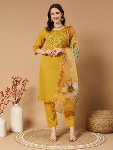 Vente en gros de vêtements pour femmes ensemble de pantalons Kurti avec belle broderie idéale tenue décontractée pour les occasions quotidiennes et spéciales - Product Image 5
