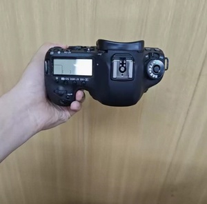 Cámaras Digitales Profesionales de Fotograma Completo Canon 5D Mark III SLR Usadas al por Mayor - Product Image 3