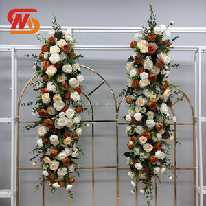 Nouveau design élégant de chemin de table en fleurs artificielles en soie personnalisées avec des feuilles vertes pour la décoration de mariage - Product Image 3