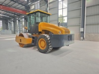 Compacteur vibrant professionnel à tambour unique en acier 8T pour la construction routière, adapté à l'asphalte et au sol