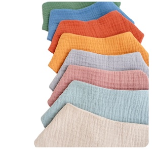 Écharpe triangle pour bébé en gaze unie serviette de salive pour bébé nouveau-né avec boucle à pression circonférence Bavoir spot en gros - Product Image 1