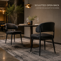 Ensemble de chaises de salle à manger à dossier incurvé en crème, pieds en métal noir, table en chêne clair pour hôtel, café, restaurant