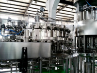 Volledige Automatische Reiniging, Vullen En Afdekken Machine, Drie In Een Pure Vruchtensap Vulmachine