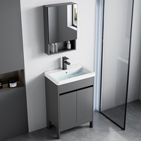 Ensemble de meubles de salle de bain sur pied en alliage d'aluminium moderne avec finition laquée, miroir intelligent, lavabo en céramique, robinet inclus - Étanche