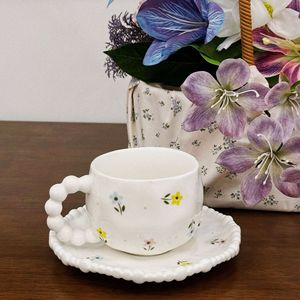 Benzersiz düzensiz tasarım kore tarzı çiçek seramik kupa çay bardağı ve altlık Set el şeklinde düzensiz kahve fincanı hediye fincan - Product Image 2