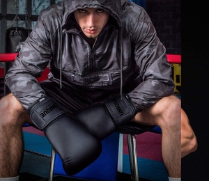 UNIQUE GYM WEAR Guantes de Boxeo de Cuero con Impresión Personalizada, Ligeros, con Dedos Completos y Correa de Muñeca Ajustable para Boxeo - Product Image 5