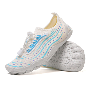 Zapatos Acuáticos Antideslizantes con Puntera Ancha, Transpirables y de Secado Rápido para Playa, <span class=keywords><strong>Piscina</strong></span> y Senderismo en Arroyos - Product Image 1