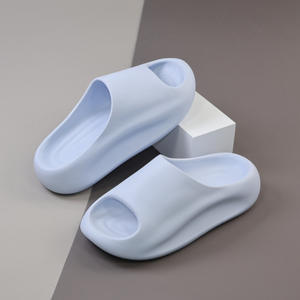 Zapatillas deportivas ligeras para hombre, sandalias antideslizantes de suela gruesa para parejas, tacón negro de 3cm, para las cuatro estaciones, uso para adultos - Product Image 3