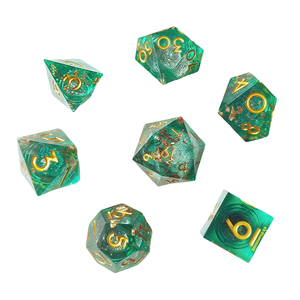 Juego de Dados Poliédricos de Resina Verde Personalizados Feeron, 7 Piezas, Pintados a Mano, Dragones y Mazmorras, Juegos de Mesa para Mayores de 14 Años - Product Image 1