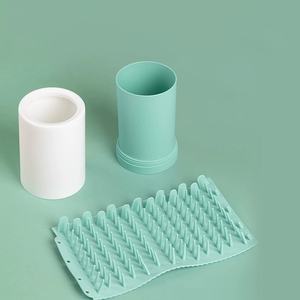 Accessoires pour chiens : Gobelet de lavage portable en silicone et plastique pour nettoyage des pattes, idéal pour l'extérieur – Vente en gros personnalisée - Product Image 6