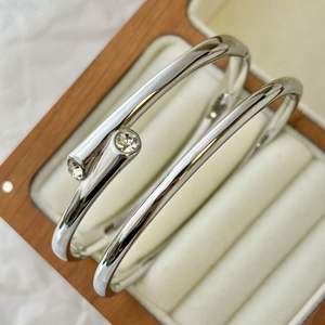 Набор браслетов QISEN из нержавеющей стали с цирконами, не тускнеет, с покрытием из 18-каратного золота, модные классические браслеты с фианитами, женские украшения - Product Image 4