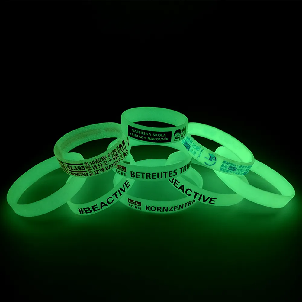 Hoge Kwaliteit Bulk Goedkope Custom Logo Festival Evenementen Ecofriendly Rubber Armband Lichtgevende Gloeiende Glow Siliconen Polsbandje