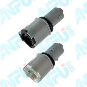 ขั้วต่อไฟรถยนต์แบบสองขา รุ่น RZ-01-A0236 สีเทา ทำจากพลาสติก สำหรับไฟเลี้ยวและไฟเบรก - Product Image 4