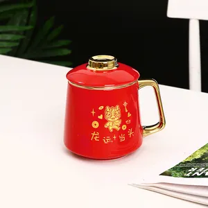 Taza de café de cerámica roja hecha a mano con logotipo personalizado al por mayor, tazas de té de porcelana de la tarde, tazas creativas con su imagen de diseño