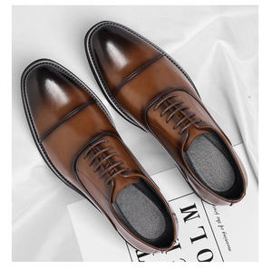 Chaussures habillées en cuir marron confortables et respirantes pour hommes, modèle Oxford à bout pointu, trois pièces, collection 2026 - Product Image 3